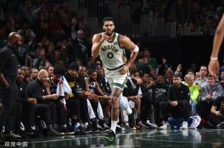 场热身赛中 场热身赛中