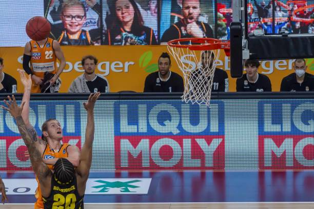 对方后卫明 对方后卫明